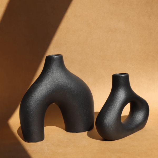 Modern Ceramic Vases ( Black ) : แจกันเซรามิคคู่ สไตล์โมเดิร์นมินิมอล ( สีดำ )